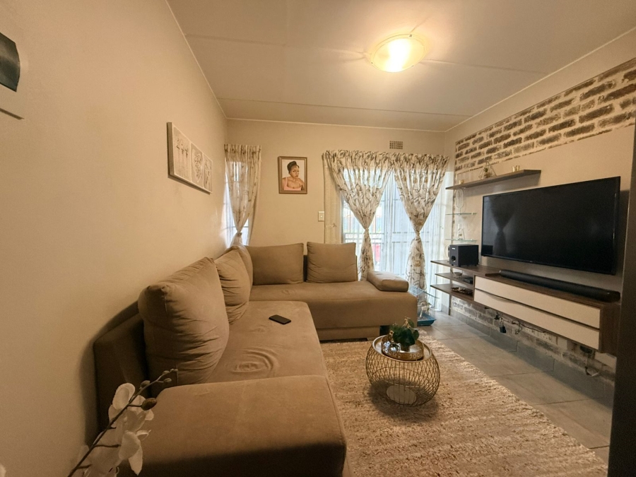 2 Bedroom Property for Sale in Lotus Gardens Gauteng