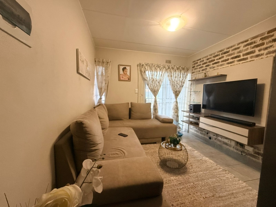 2 Bedroom Property for Sale in Lotus Gardens Gauteng