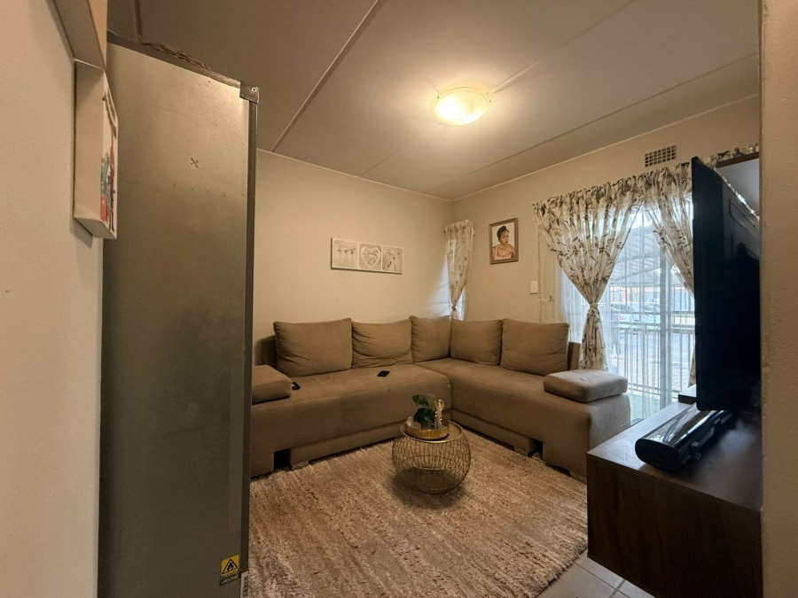 2 Bedroom Property for Sale in Lotus Gardens Gauteng