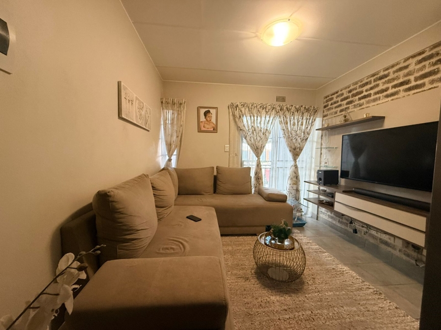 2 Bedroom Property for Sale in Lotus Gardens Gauteng