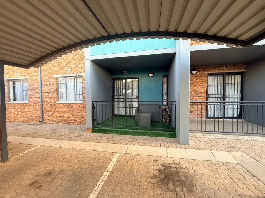 2 Bedroom Property for Sale in Lotus Gardens Gauteng