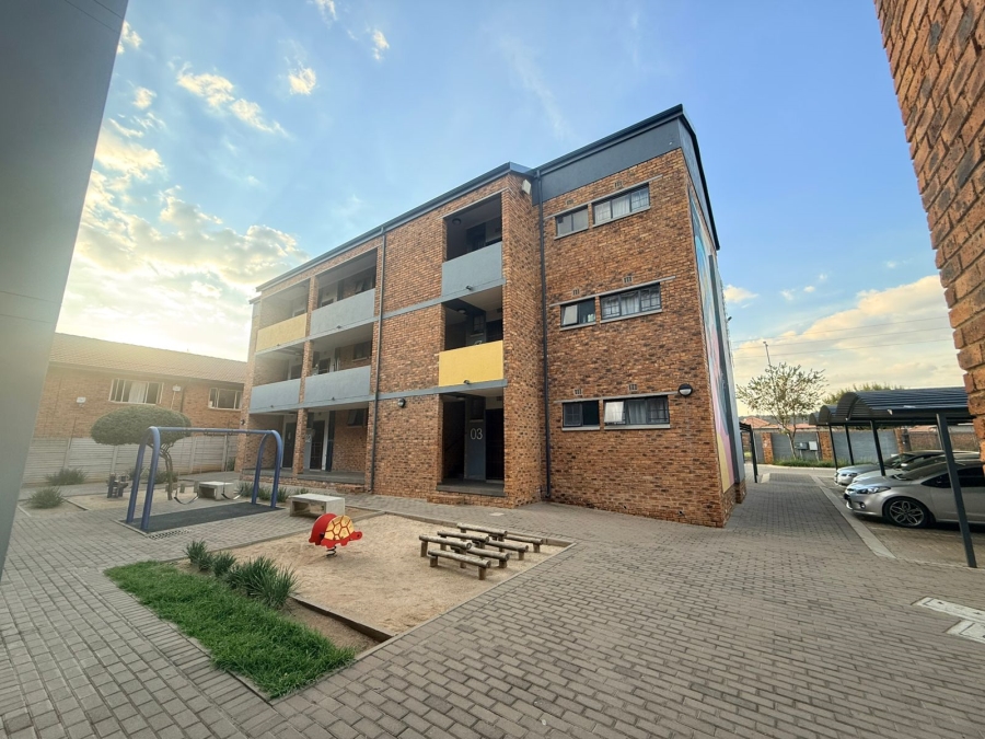 2 Bedroom Property for Sale in Lotus Gardens Gauteng