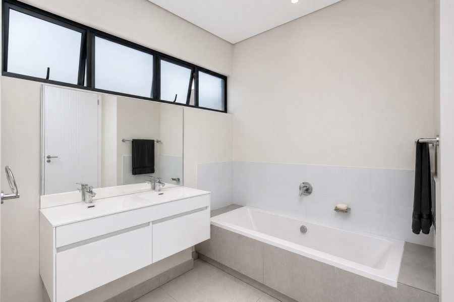 2 Bedroom Property for Sale in Morningside Gauteng