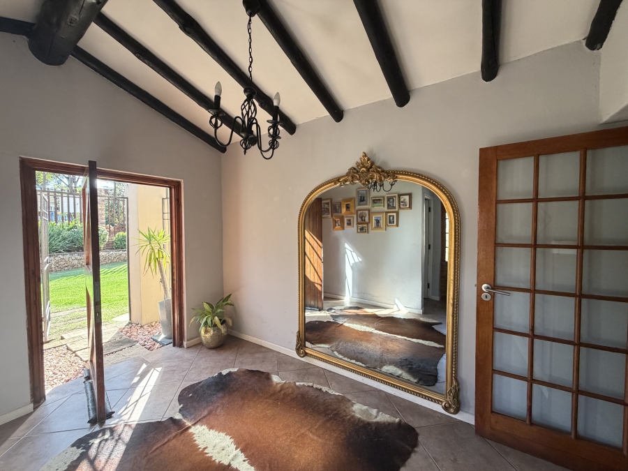 To Let 4 Bedroom Property for Rent in Glenanda Gauteng