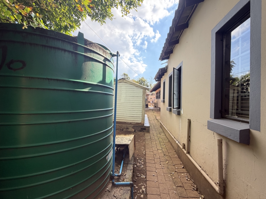 To Let 4 Bedroom Property for Rent in Glenanda Gauteng