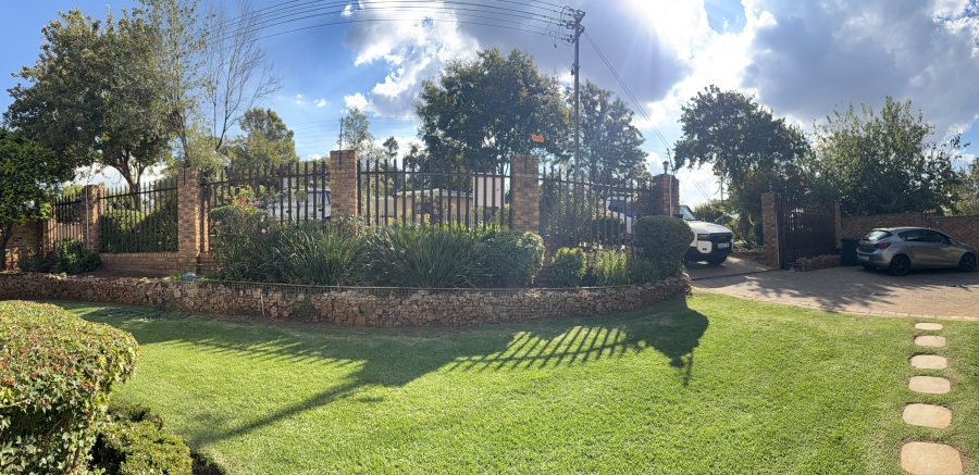 To Let 4 Bedroom Property for Rent in Glenanda Gauteng