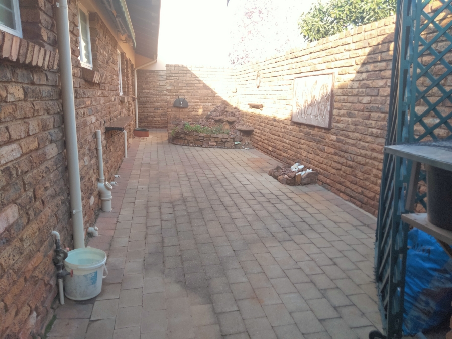 2 Bedroom Property for Sale in Rangeview Gauteng