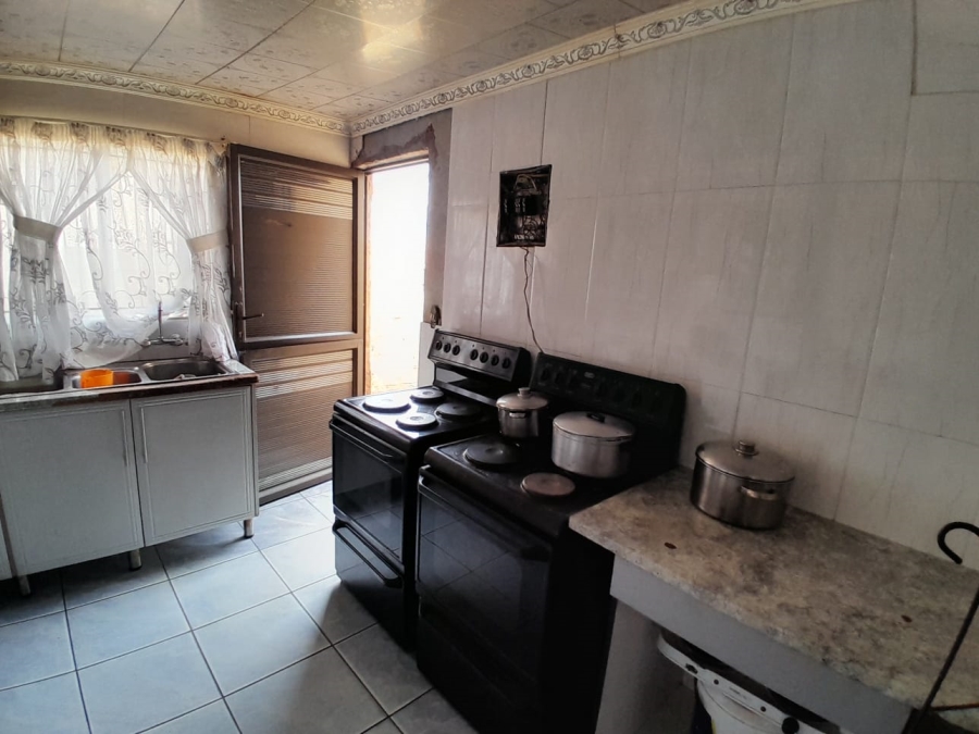 5 Bedroom Property for Sale in Meadowlands Gauteng