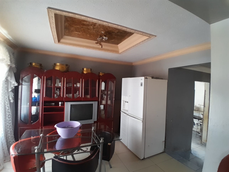 5 Bedroom Property for Sale in Meadowlands Gauteng