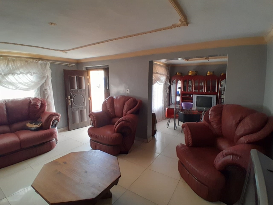 5 Bedroom Property for Sale in Meadowlands Gauteng