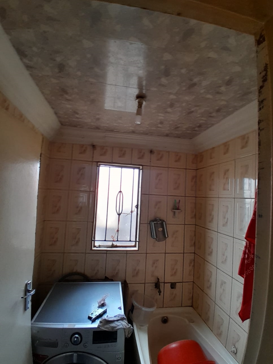 5 Bedroom Property for Sale in Meadowlands Gauteng
