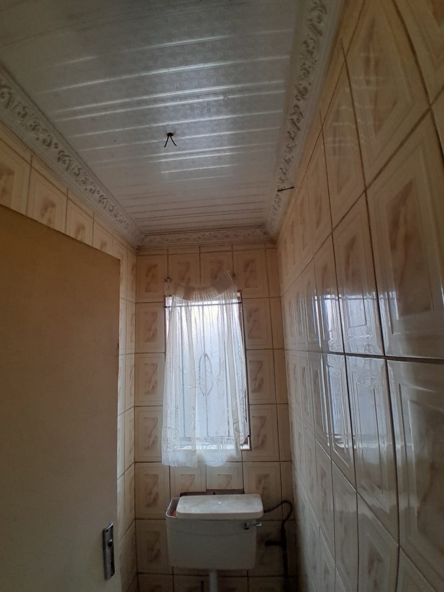 5 Bedroom Property for Sale in Meadowlands Gauteng