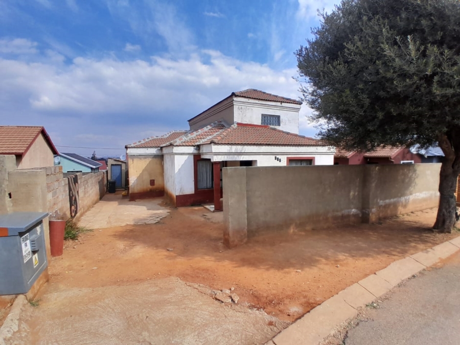 5 Bedroom Property for Sale in Meadowlands Gauteng