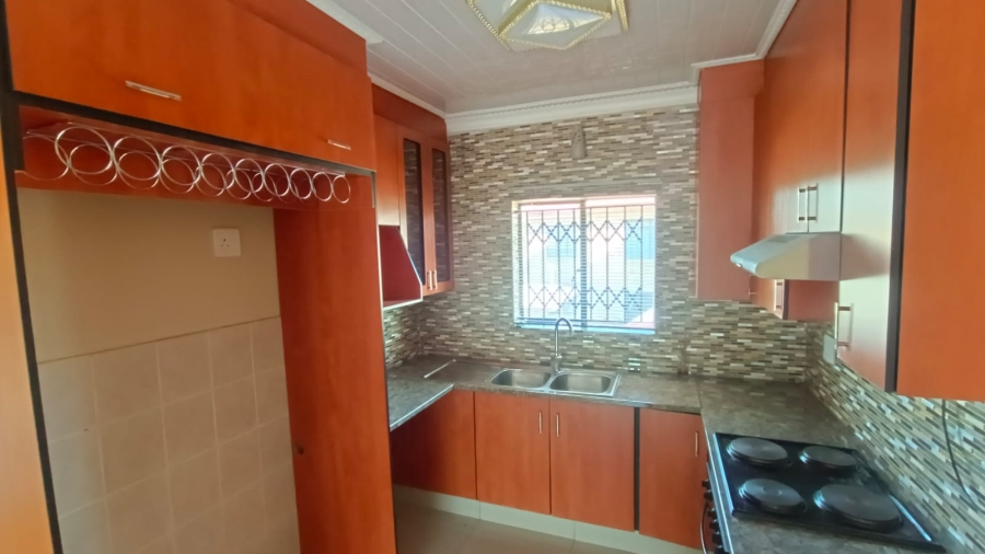 2 Bedroom Property for Sale in Helikonpark Gauteng