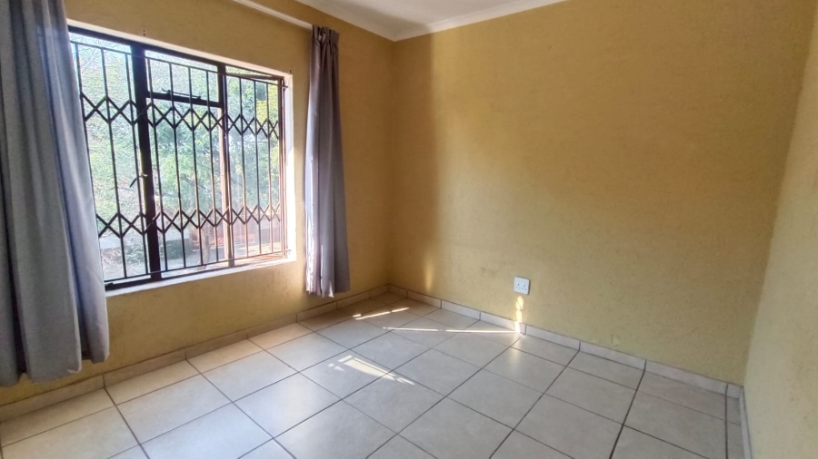 2 Bedroom Property for Sale in Helikonpark Gauteng