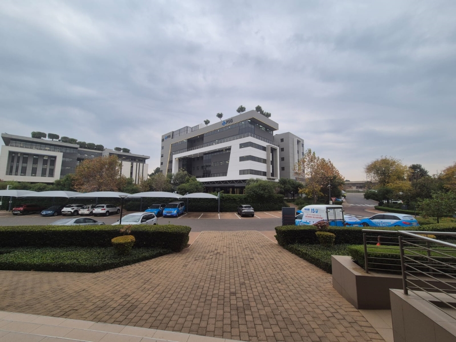 To Let Commercial Property for Rent in Die Hoewes Gauteng