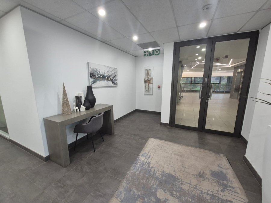 To Let Commercial Property for Rent in Die Hoewes Gauteng