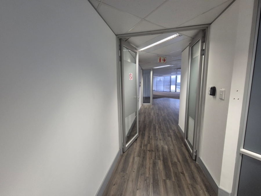 To Let Commercial Property for Rent in Die Hoewes Gauteng