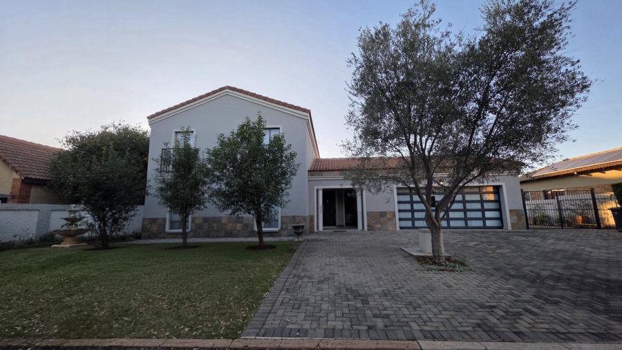 4 Bedroom Property for Sale in Montana Tuine Gauteng