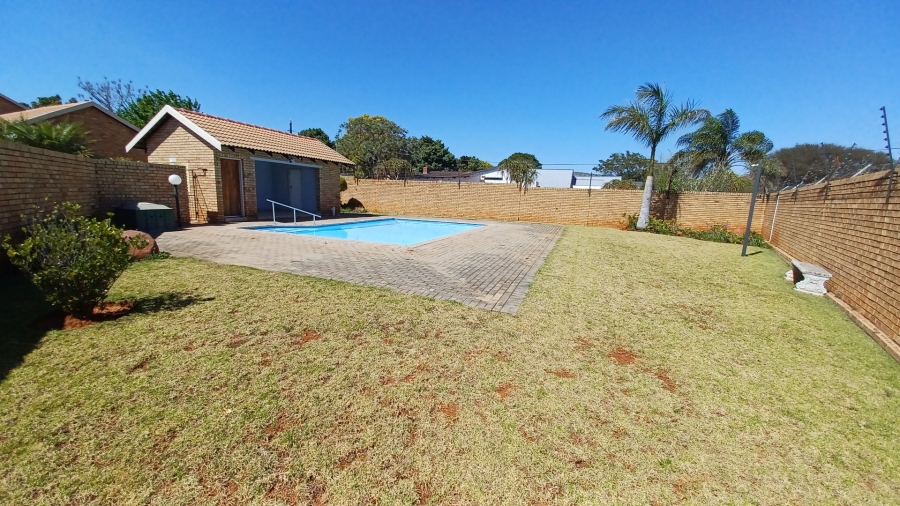 2 Bedroom Property for Sale in Annlin Gauteng