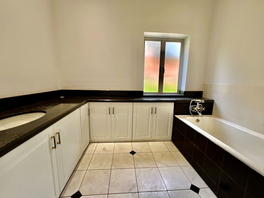 4 Bedroom Property for Sale in Muckleneuk Gauteng