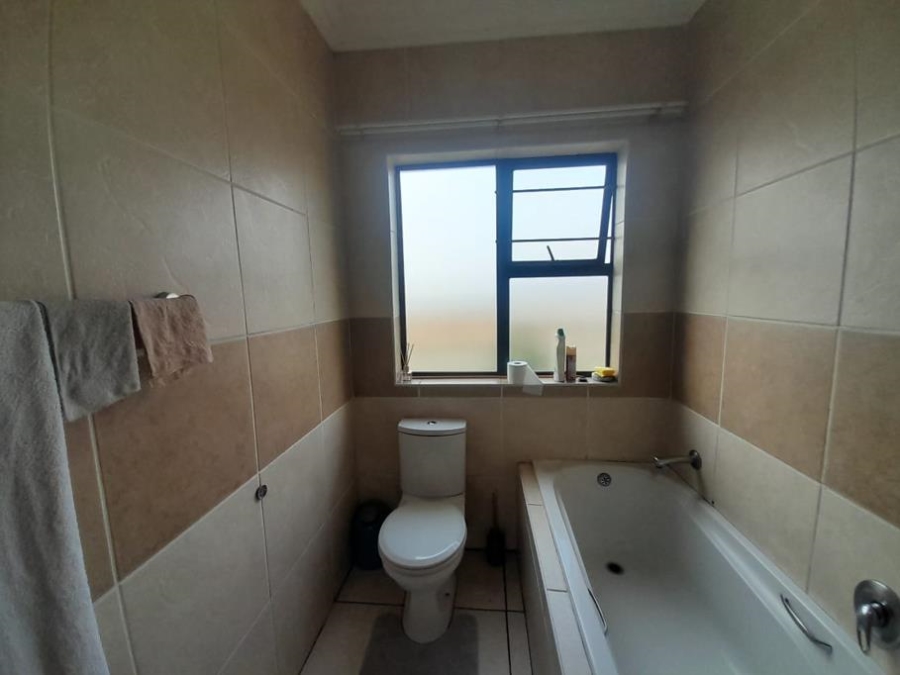 2 Bedroom Property for Sale in Meyersdal Gauteng