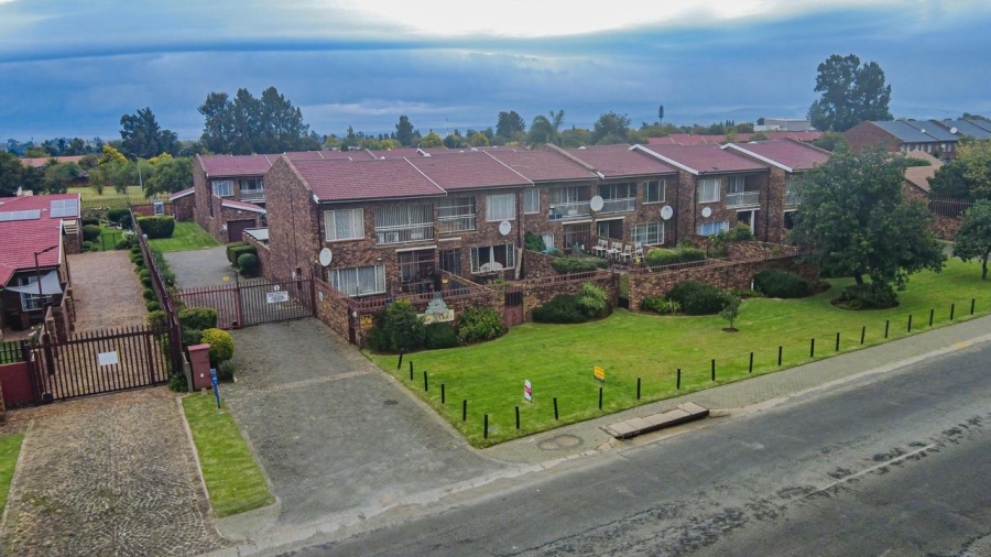 3 Bedroom Property for Sale in Brackenhurst Gauteng
