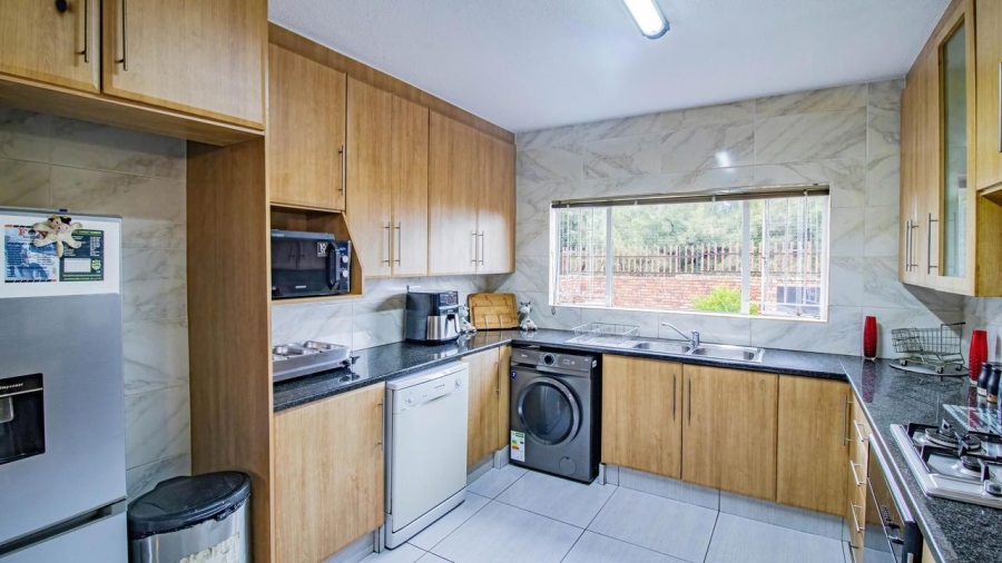 3 Bedroom Property for Sale in Brackenhurst Gauteng