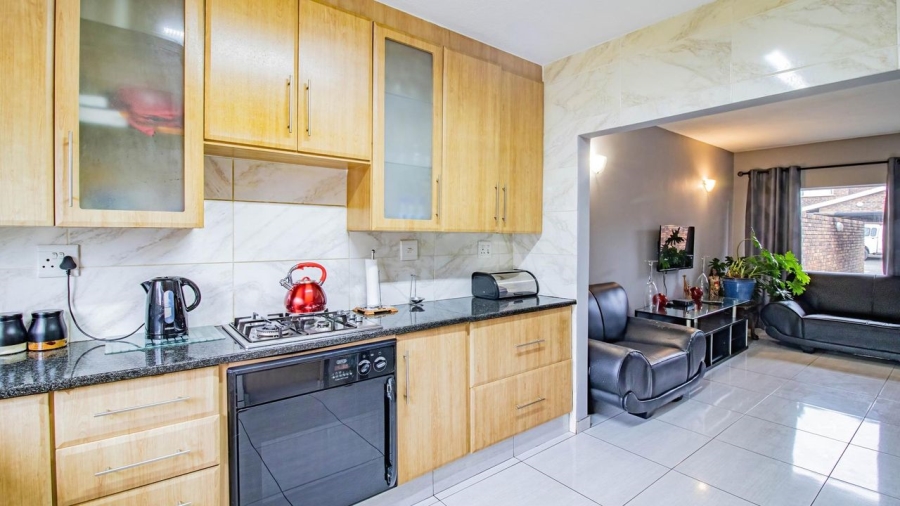 3 Bedroom Property for Sale in Brackenhurst Gauteng