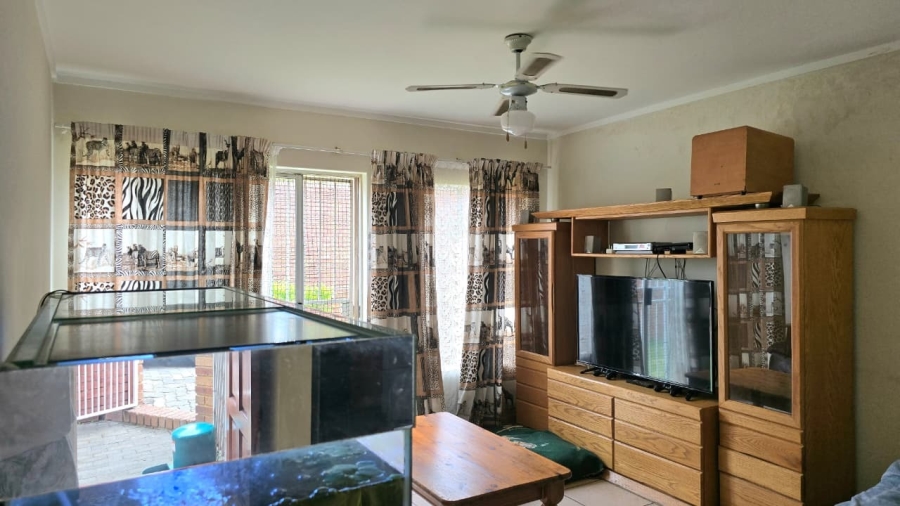 2 Bedroom Property for Sale in The Reeds Gauteng