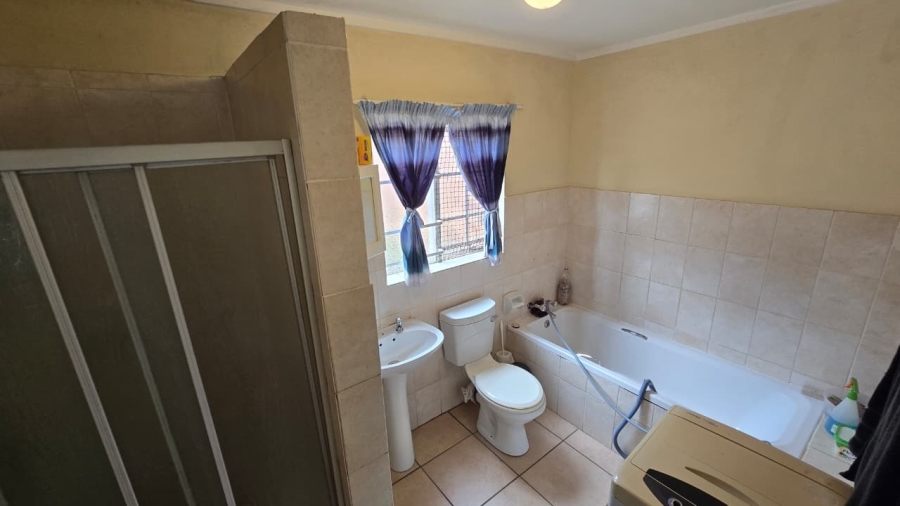 2 Bedroom Property for Sale in The Reeds Gauteng