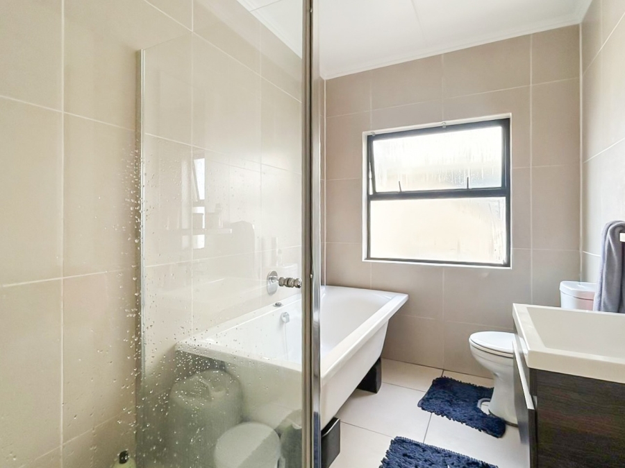 2 Bedroom Property for Sale in Fourways Gauteng