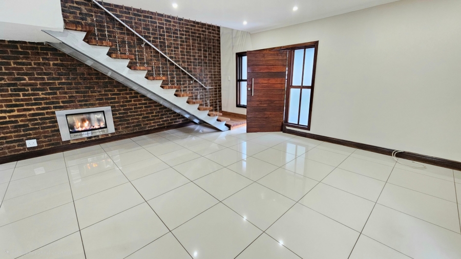 To Let 2 Bedroom Property for Rent in Fourways Gauteng
