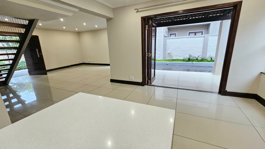 To Let 2 Bedroom Property for Rent in Fourways Gauteng