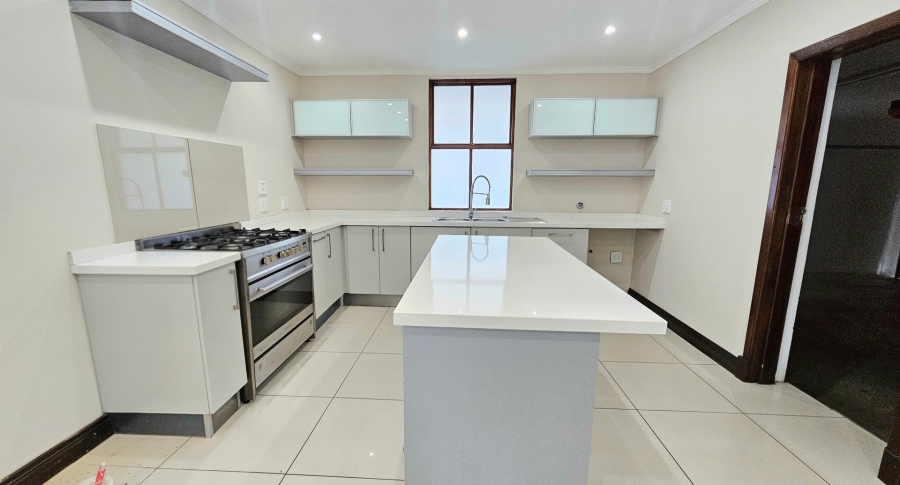 To Let 2 Bedroom Property for Rent in Fourways Gauteng