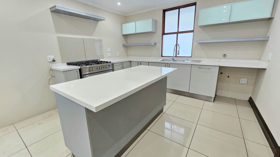 To Let 2 Bedroom Property for Rent in Fourways Gauteng