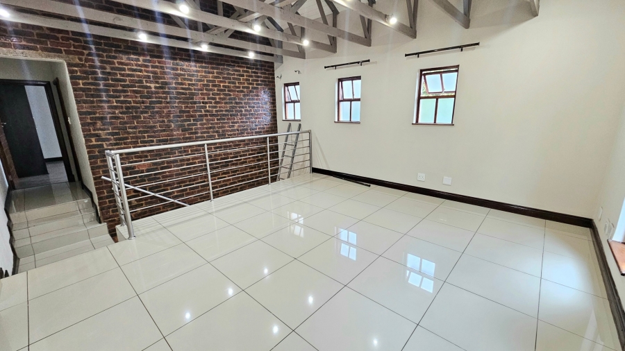 To Let 2 Bedroom Property for Rent in Fourways Gauteng