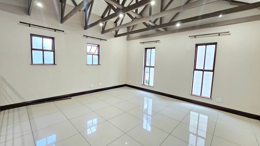 To Let 2 Bedroom Property for Rent in Fourways Gauteng