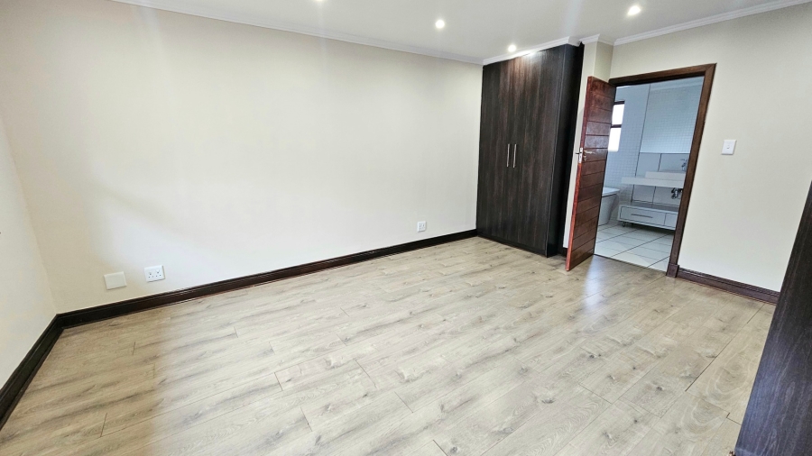 To Let 2 Bedroom Property for Rent in Fourways Gauteng