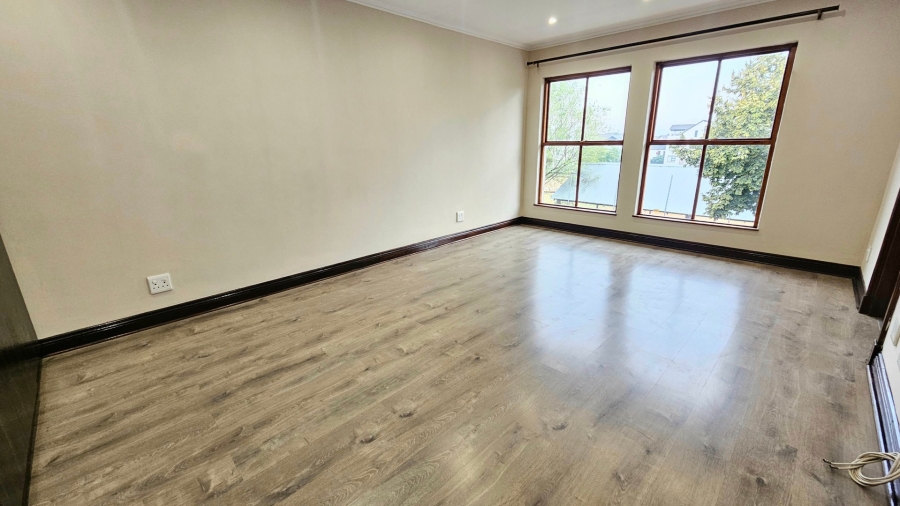 To Let 2 Bedroom Property for Rent in Fourways Gauteng