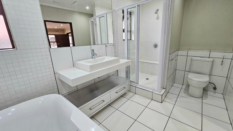 To Let 2 Bedroom Property for Rent in Fourways Gauteng