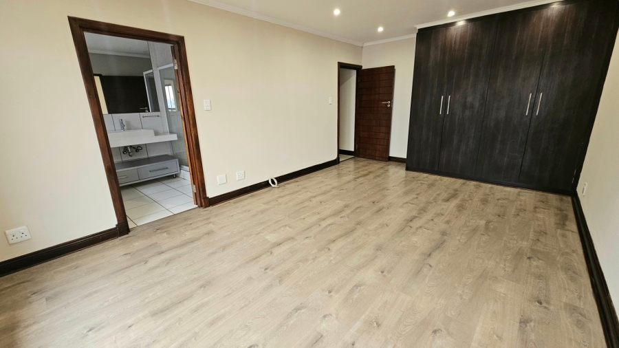 To Let 2 Bedroom Property for Rent in Fourways Gauteng