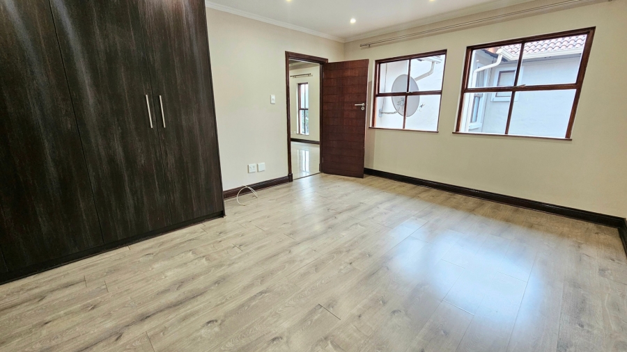 To Let 2 Bedroom Property for Rent in Fourways Gauteng