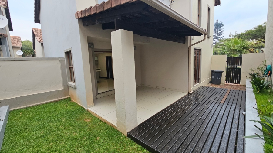 To Let 2 Bedroom Property for Rent in Fourways Gauteng