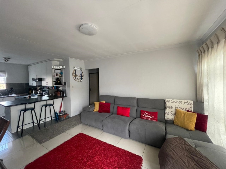 To Let 2 Bedroom Property for Rent in Vorna Valley Gauteng