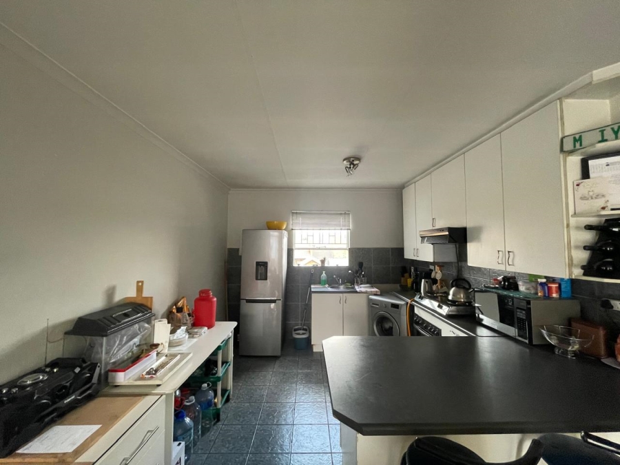 To Let 2 Bedroom Property for Rent in Vorna Valley Gauteng