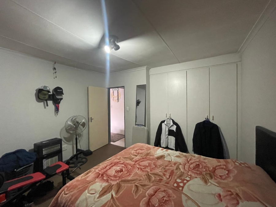 To Let 2 Bedroom Property for Rent in Vorna Valley Gauteng
