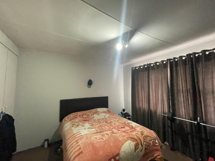 To Let 2 Bedroom Property for Rent in Vorna Valley Gauteng