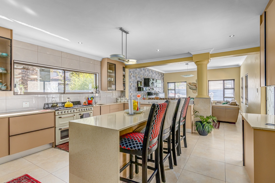 5 Bedroom Property for Sale in Blue Valley Golf Estate Gauteng