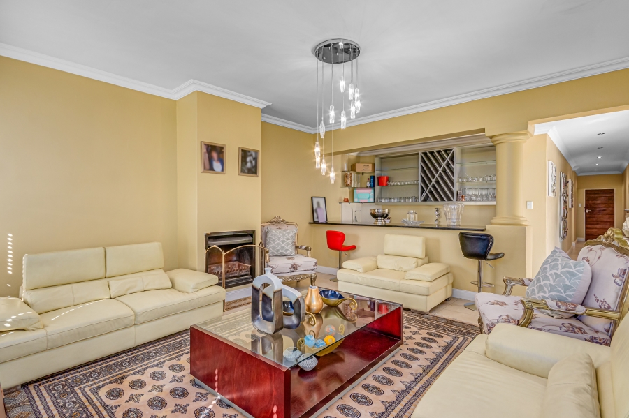 5 Bedroom Property for Sale in Blue Valley Golf Estate Gauteng